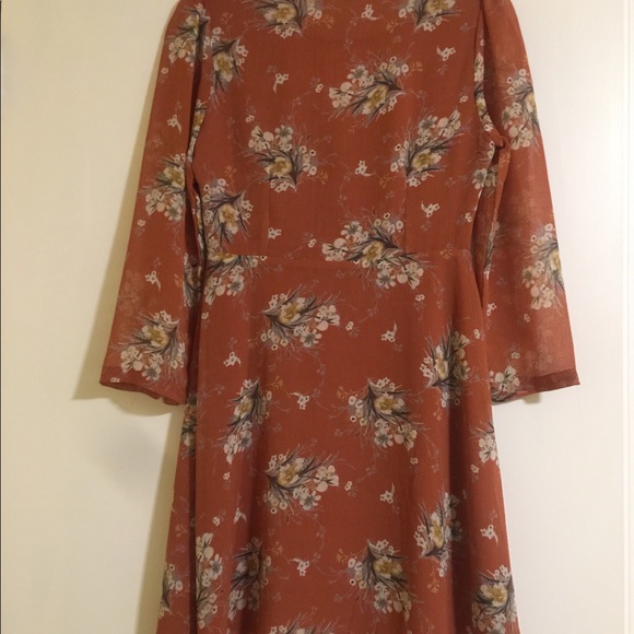 Dress - Picture 2 of 3